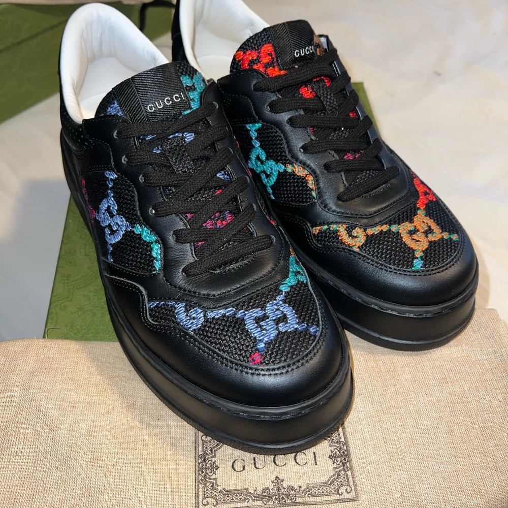 Size 9, worn 1 time, 10/10 condition